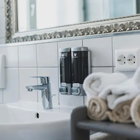 Moderne Altbauwohnung 아파트 *