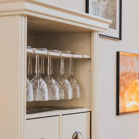 Moderne Altbauwohnung Apartment *