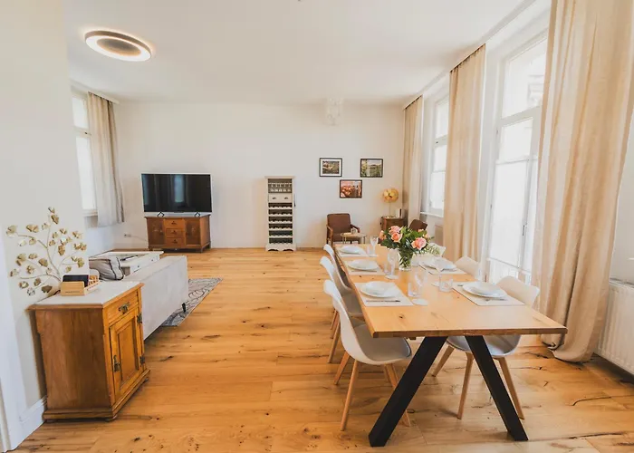 Moderne Altbauwohnung 普福尔茨海姆